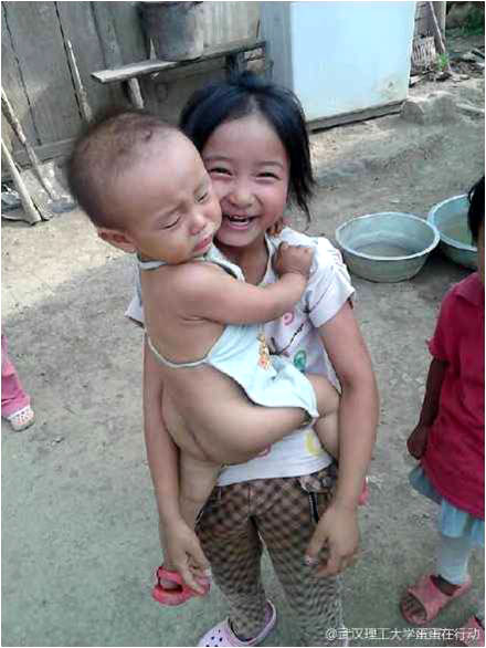 7��17�գ����������Є�(d��ng)���F(tu��n)�(du��)��η��(du��)��(du��)֧�̵ĺ��ӂ��M(j��n)���˼��L�����o���ӂ���ȥ�˺�(ji��n)�ε�������һ���(du��)�T�f(shu��)�����F(xi��n)�ڽK���˽⺢�ӂ�?y��u)�ʲô�?hu��)�t����߀�О�ʲô���С�С���֡���С�������@���ɽ·��ĺ��y�ߣ��еĺ����όW(xu��)ǰ߀���Ƚoţ��ݡ������D�ϵ�СŮ���mȻ���g����������ܵ��ѽ�(j��ng)ʮ�֋�����