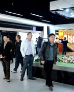 晉江城市展館　　晉江城市展館大樓位于世紀大道西側(cè)，于2004年12月動工建設(shè)，地上四層、地下一層，總建筑面積為18645平方米，項目總投資為7500萬元。