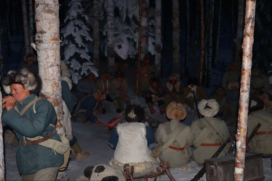 ���š�һ�ˡ��o(j��)���^��(n��i)��ӳ��(li��n)��(zh��n)ʿ��η��(y��n)����Ӣ�¿������龰Ϟ��Ⱥ����ꑼӽ� �z��