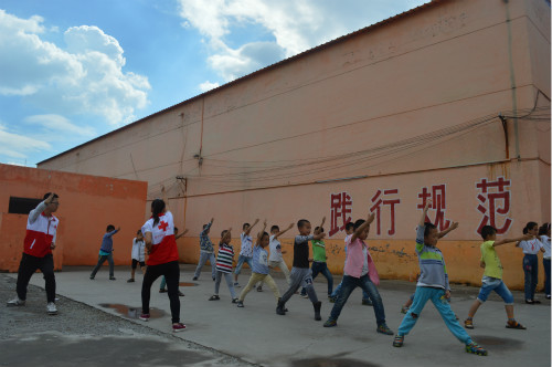 �x�ЌWԺ�tʮ��ů��־Ը����꠵�ɽ��ʡ�����н��ڿh��Ȫ�l(xi��ng)־Ը���������Ȫ�l(xi��ng)�ĺ��ӂ��_�O��ȭ���n�����g(sh��)�n�������w�|(zh��)�����M��������ȫ��l(f��)չ�� (2)