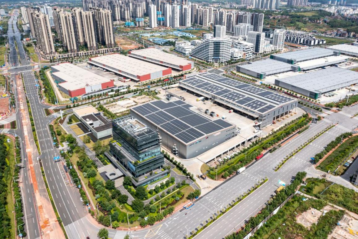 中新南寧國(guó)際物流園航拍圖。 人民網(wǎng) 嚴(yán)立政攝