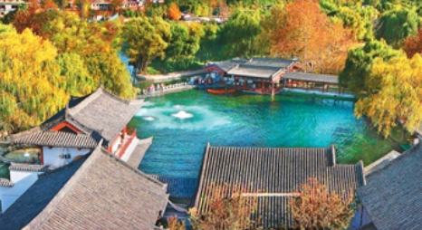 遇見(jiàn)濟(jì)南的泉水